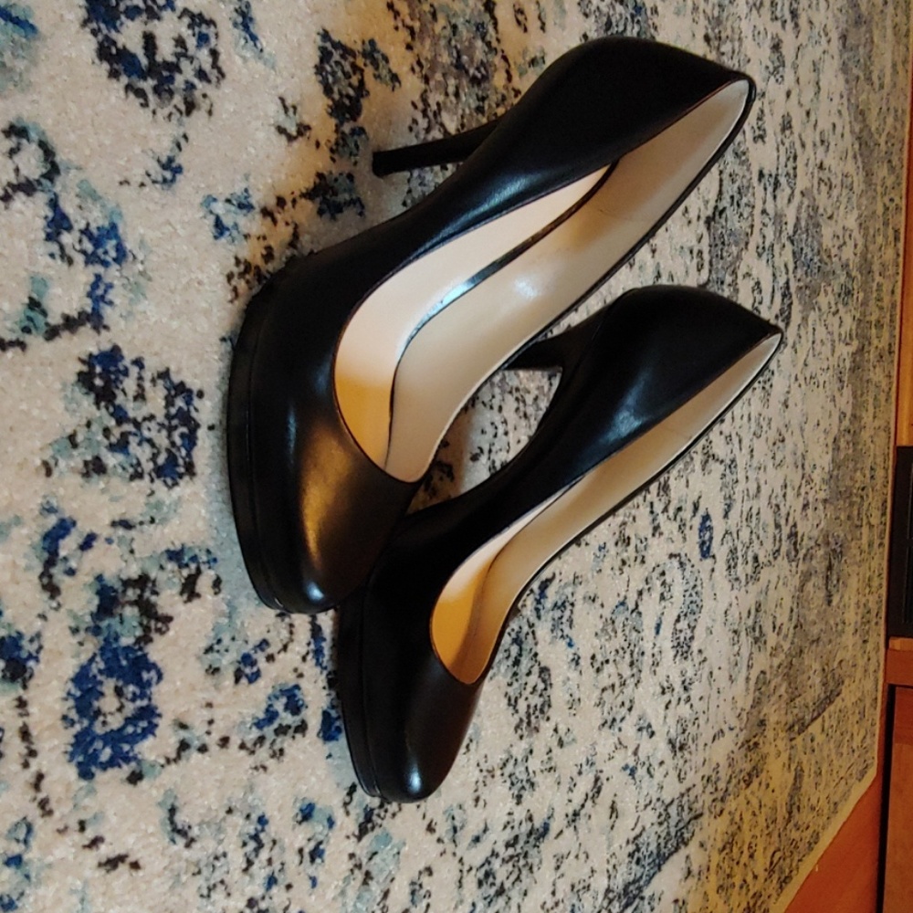 Nine West Kristal pumps, leather size 8